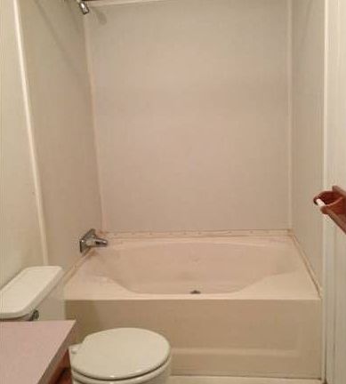 Bathroom Tub