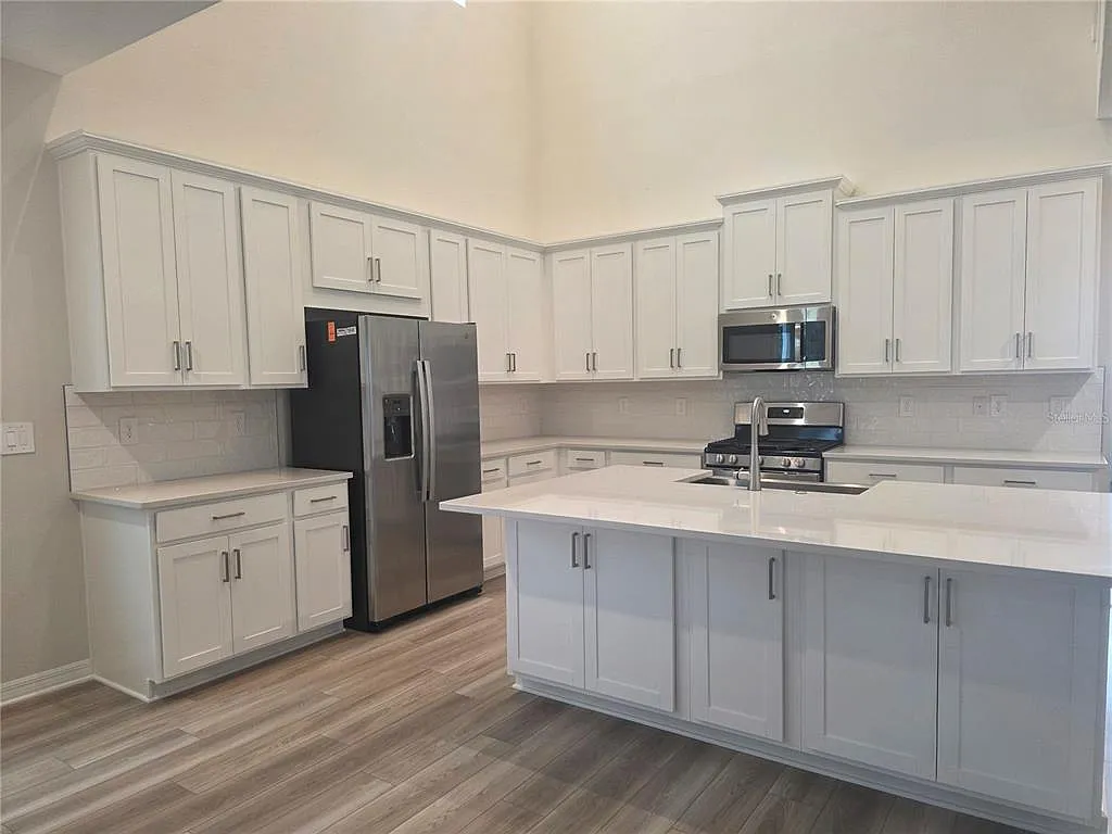 3 bed, 3.5 bath, 2149 sqft, $2,600 — Photo 4