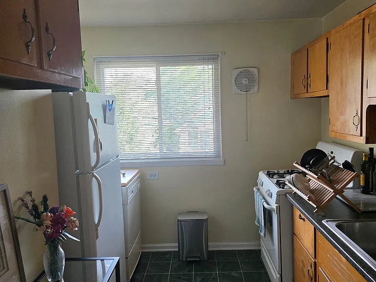 824 W 4th St #824 — Photo 5