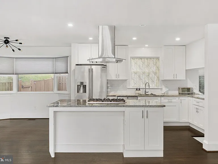 6901 Murray Ln — Photo 21