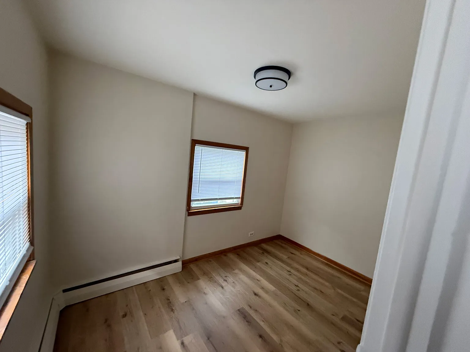 2 bed, 1000 sqft, $2,000 — Photo 3