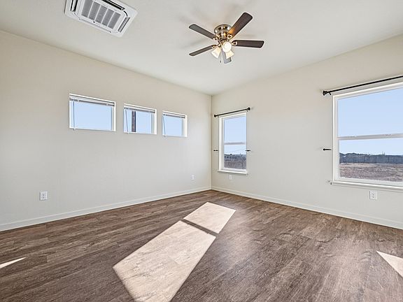 3rd image of 1672 E Purcell Blvd