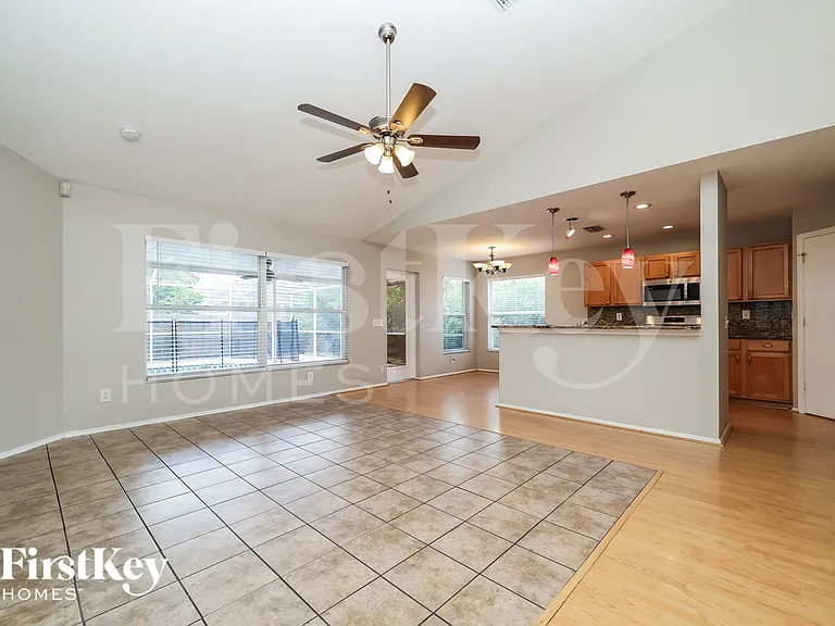 11764 Shirburn Cir — Photo 2
