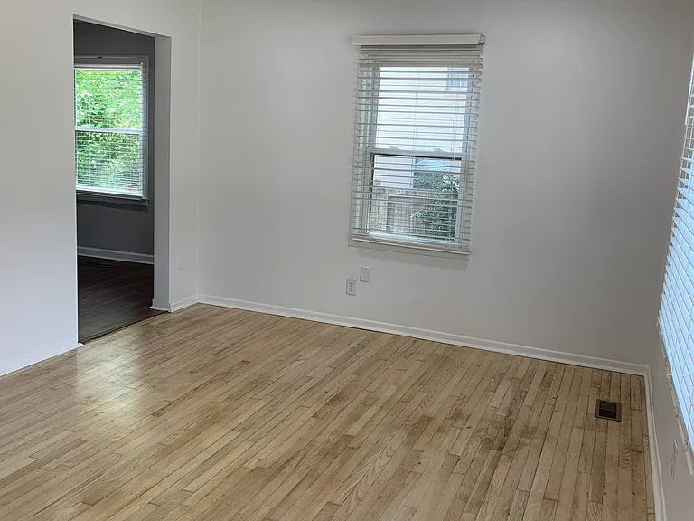 2334 Johnson Ferry Rd NE — Photo 4