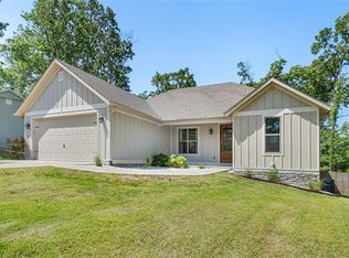 3 Chaucer Dr, Bella Vista, AR 72714