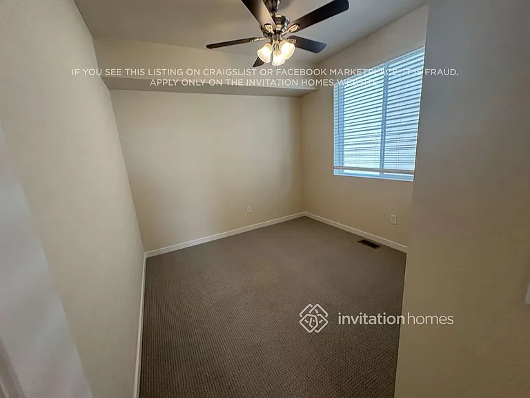 462 Elbert St — Photo 16