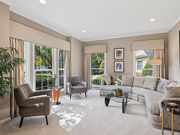 5th image of 412 Cherry Creek Ln