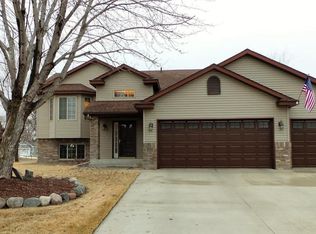 8110 Natures Edge Rd, Clear Lake, MN 55319