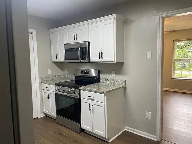 3 bed, 960 sqft, $1,595 — Photo 4