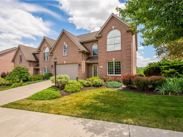 1557 Staunton Dr, Coraopolis, PA 15108