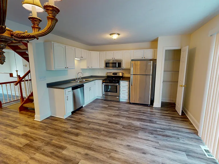 108 Katerina Dr — Photo 4