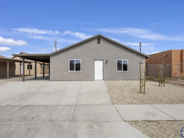 384 E Heil Ave, El Centro, CA 92243