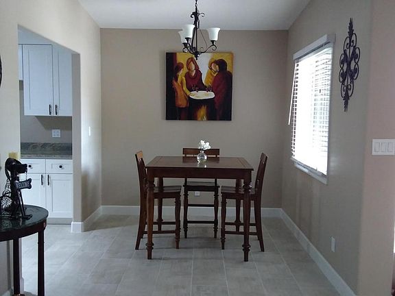 3rd image of 3838 E Poinsettia Dr