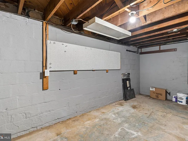 7216 Carol Ln — Photo 32