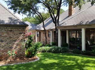 2405 Summit View Dr, Bedford, TX 76021