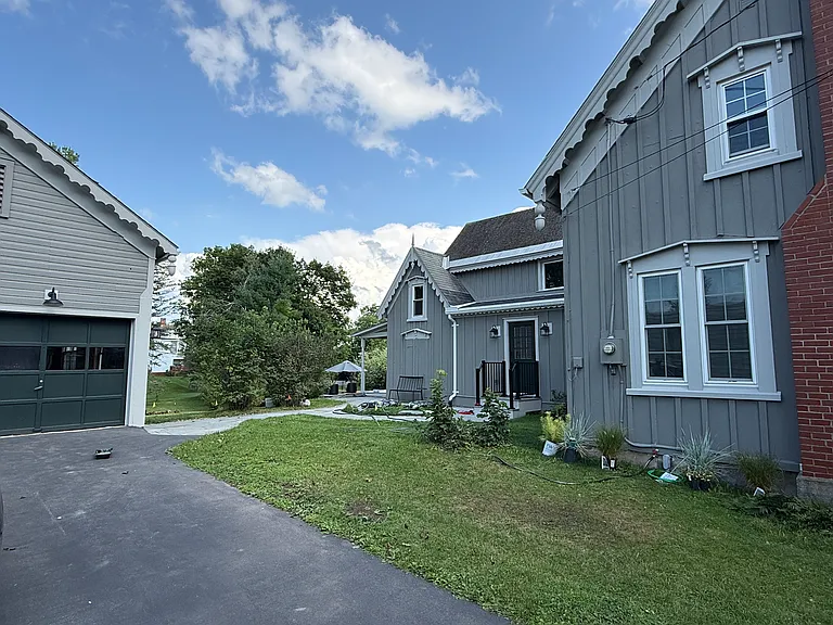 17 Maple Ave — Photo 3
