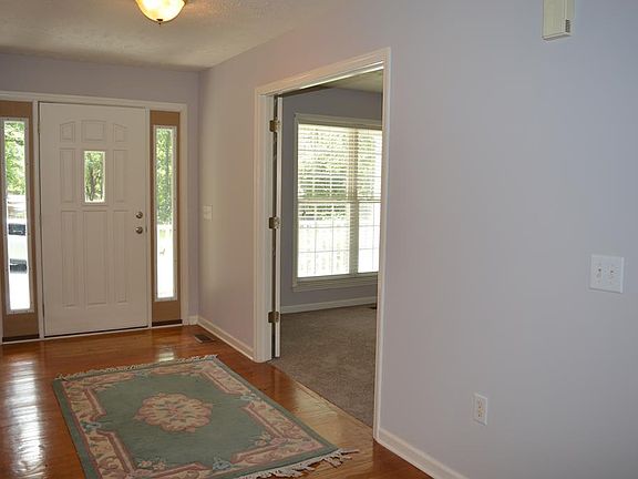 5th image of 140 Wisteria Dr