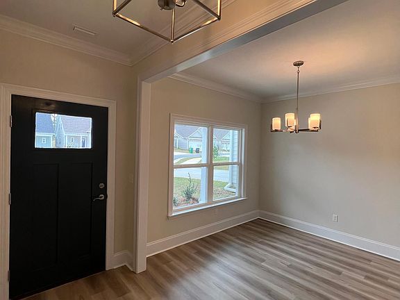 3rd image of 209 Cottage Ct