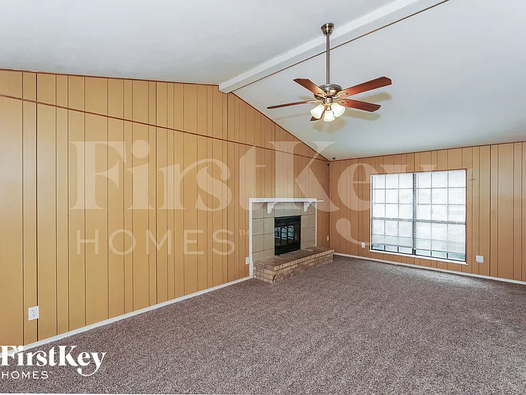 4841 Trailwood Dr — Photo 3