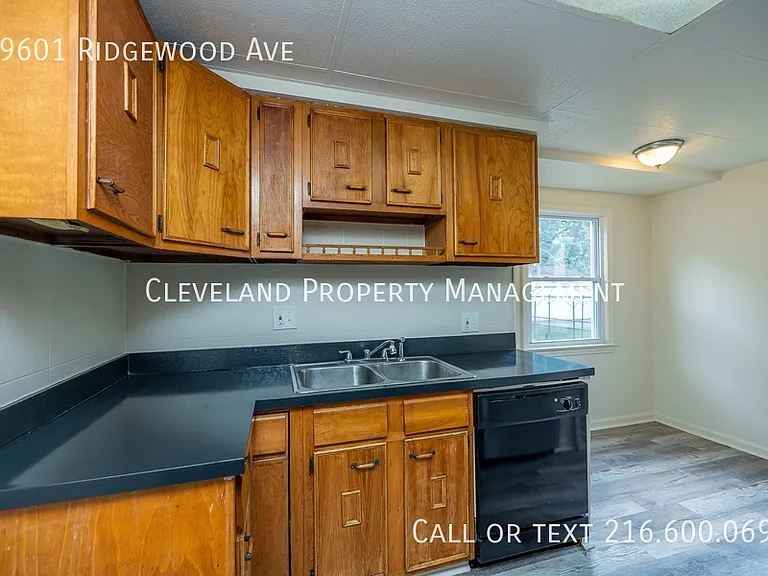 19601 Ridgewood Ave — Photo 17