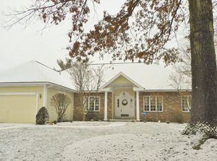 215 Lake Pointe Dr, Akron, OH 44333