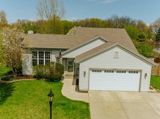 2544 N Sterling Cir, East Troy, WI 53120