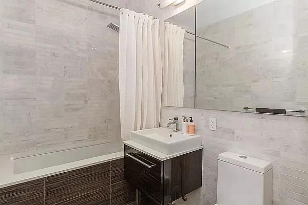 Rented by Hauseit LLC | media 9