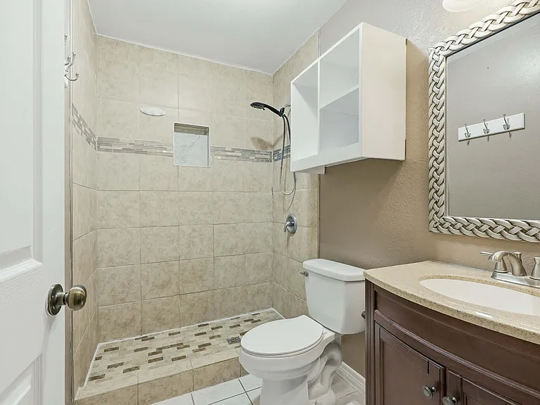 1110 Shephard Dr — Photo 14