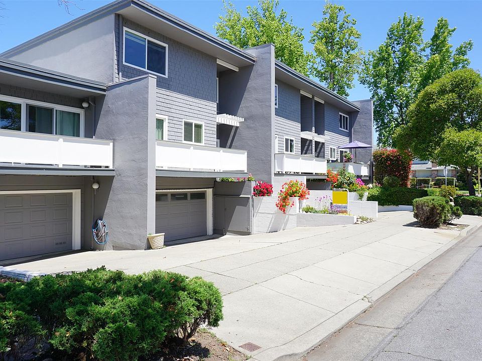 1st image of 320 Carlos Ave