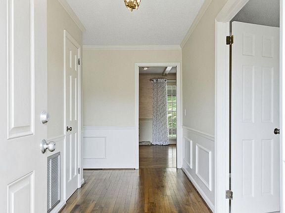 4th image of 1913 Epworth Dr NE