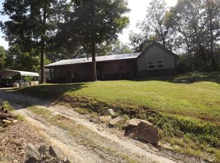 1534 E Doolittle Rd, Woodlawn, IL 62898