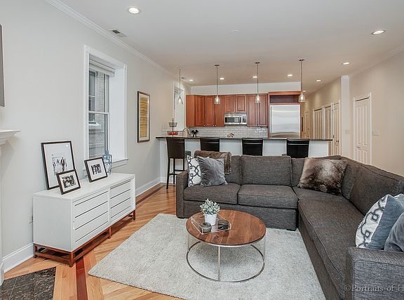 3rd image of 4721 N Paulina St #1N