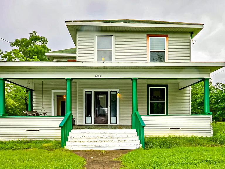 1402 E Chaffin St — Photo 1