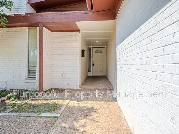 2nd image of 501 N Peniel Ave