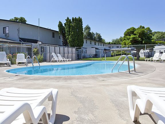 Townhouse Villas | Pool
