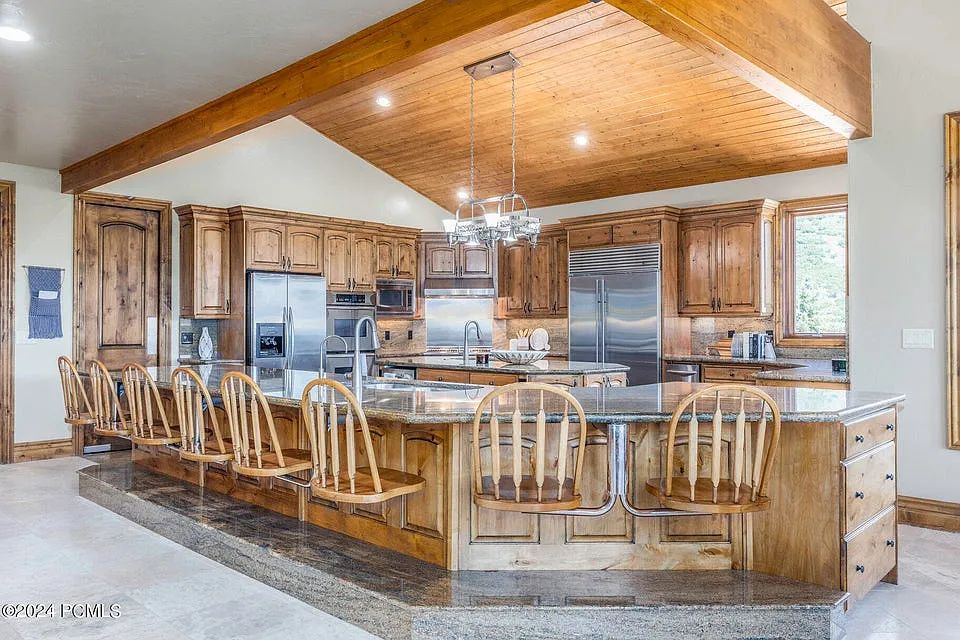 6 bed, 6.5 bath, 8173 sqft, $30,000 — Photo 4