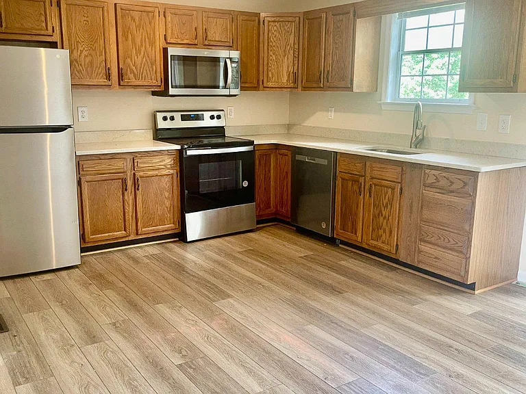 380 Sollers Wharf Rd — Photo 4