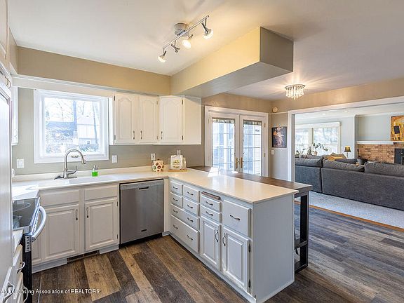 5th image of 1259 Blanchette Dr