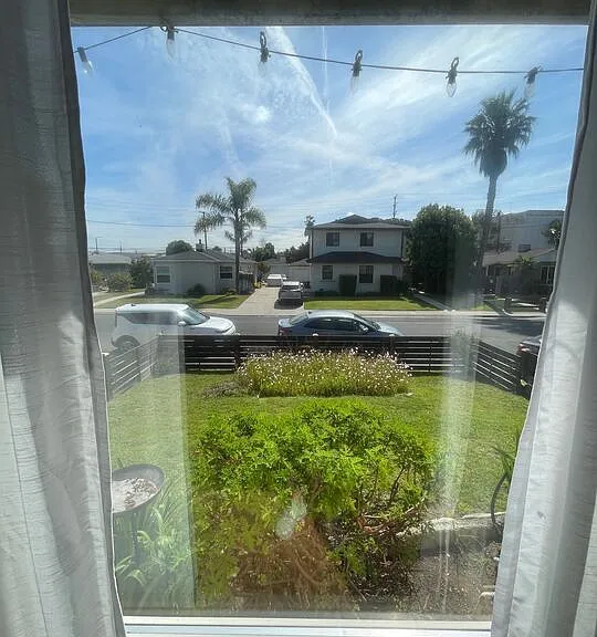 8503 Lilienthal Ave — Photo 13