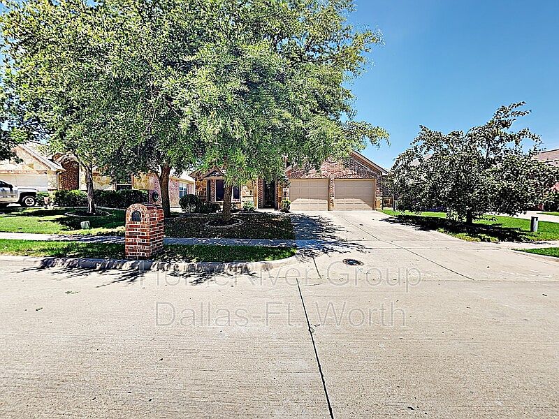 1st image of 800 Golden Nugget Dr