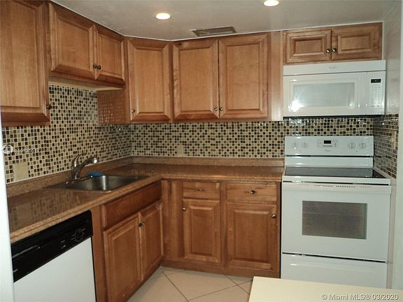 4th image of 20301 W Country Club Dr APT 623