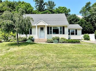 26 Elmwood Rd, Wallingford, CT 06492