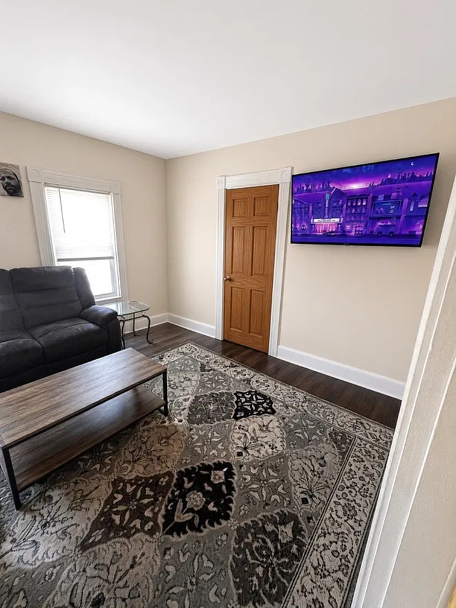 2 bed, 850 sqft, $1,875 — Photo 4