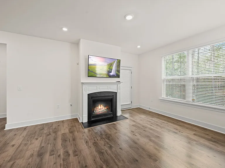463 Autumn Rain St — Photo 15