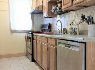221 N Harvard St #1MA, Allston, MA 02134