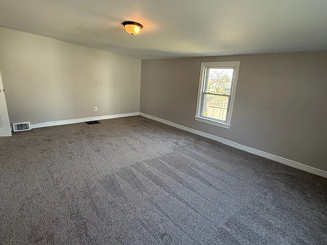 323 Main St — Photo 6