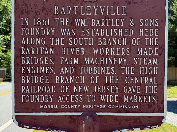 5th image of 689 Bartley Rd
