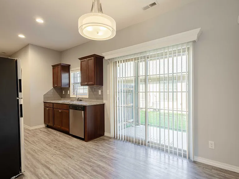 3071 W Cardinal St — Photo 3