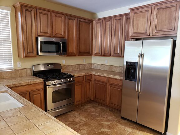 2nd image of 2823 Stonegate Dr