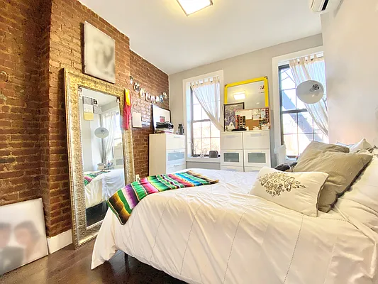 Rented by Keller Williams NYC | media 2